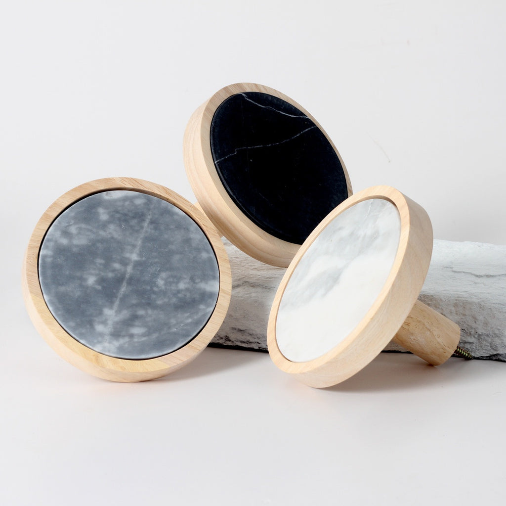 Knobs & Wall Hooks